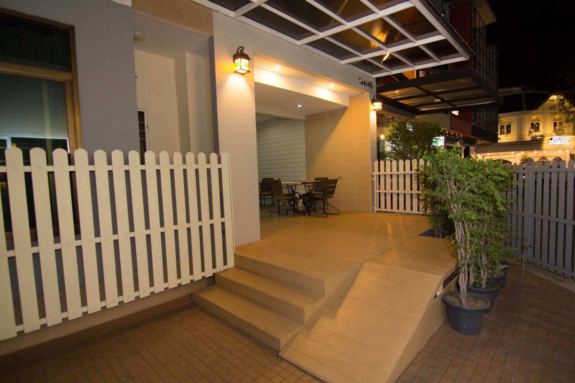 Prajaktra City Hostel Udon Thani Eksteriør billede