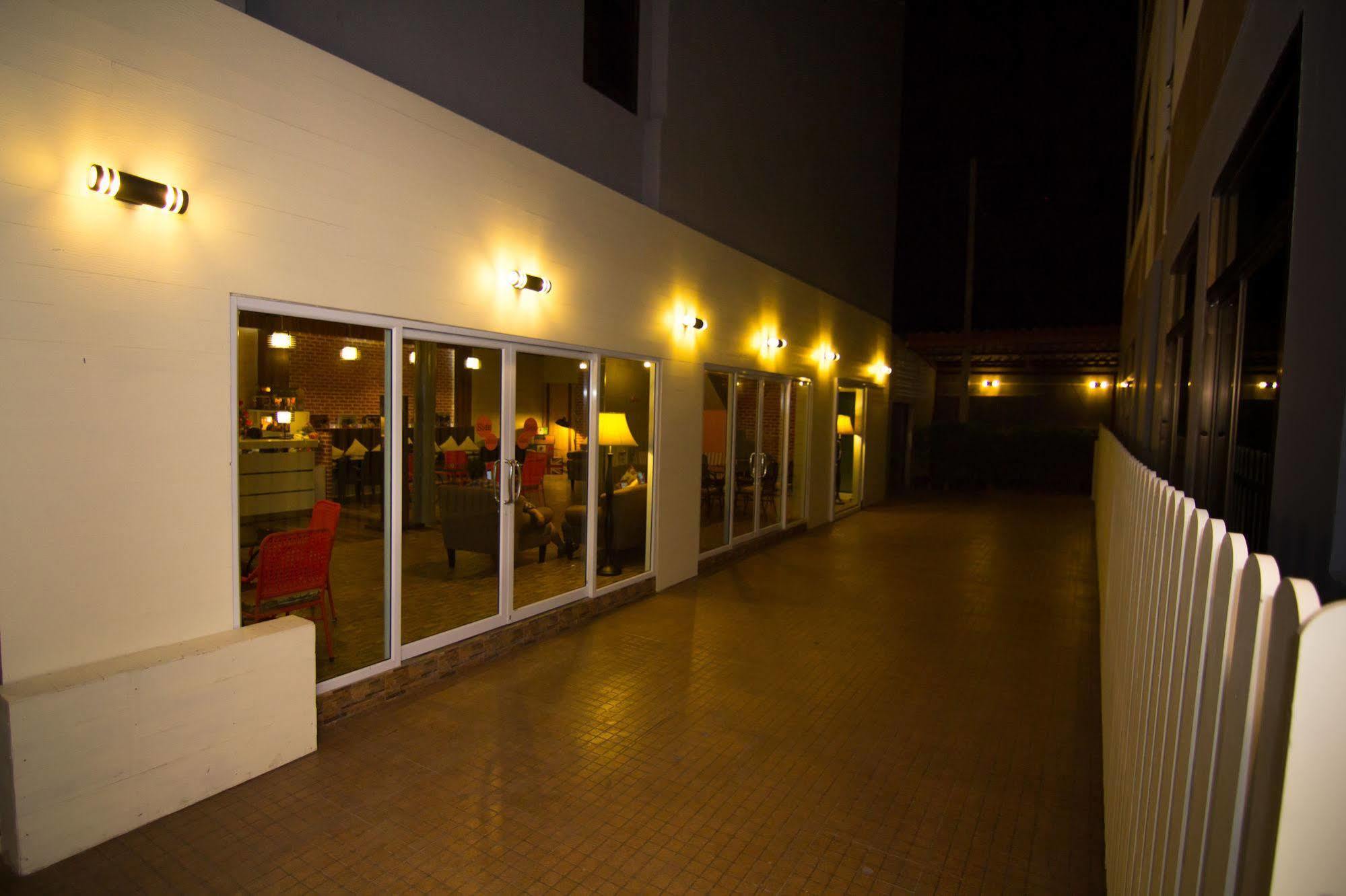 Prajaktra City Hostel Udon Thani Eksteriør billede